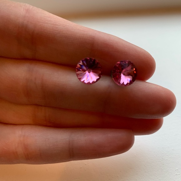 Pale pink diamond solitaire stud earrings - Picture 4 of 8
